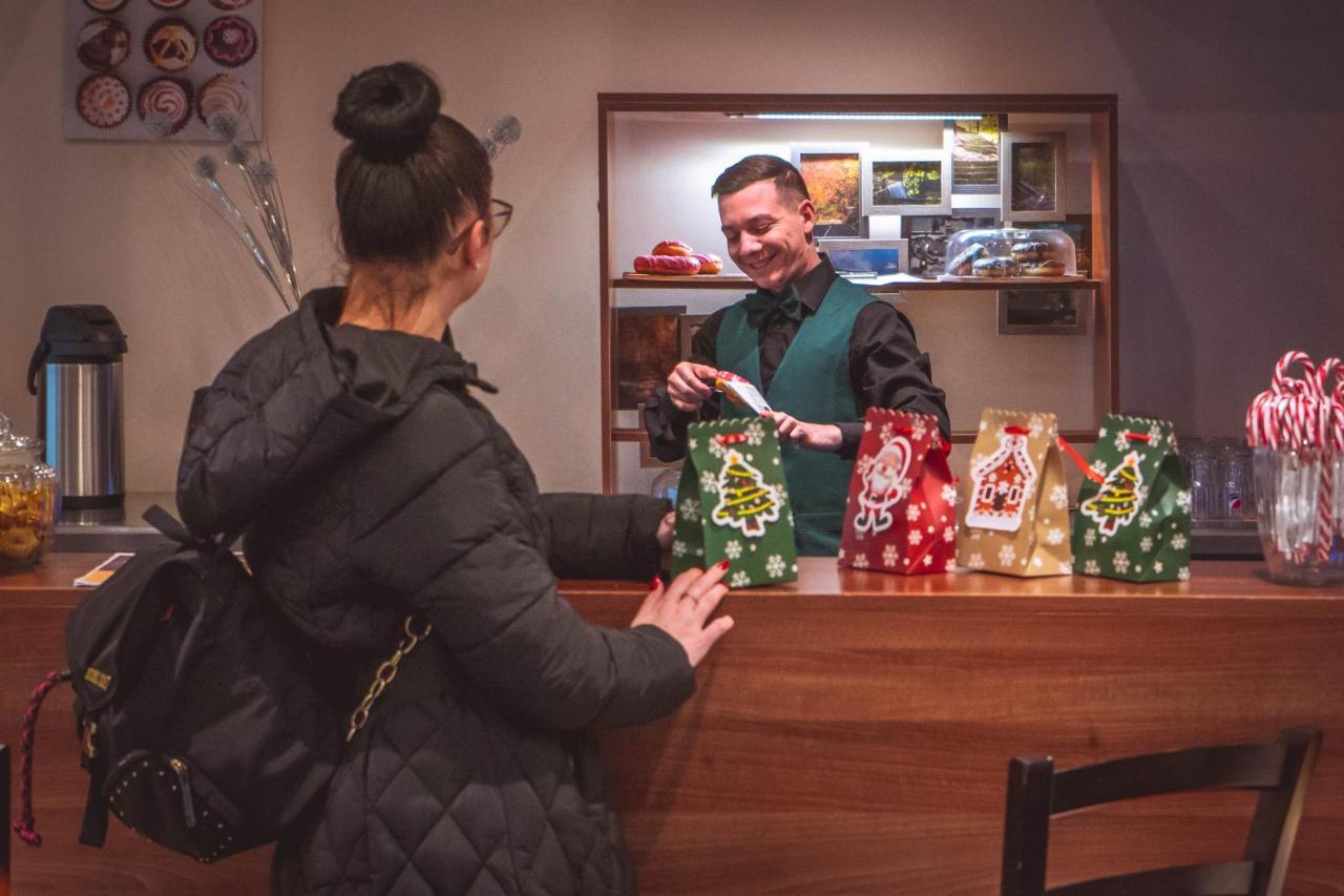 Hotel Perla Szlanikfürdő Kültér fotó